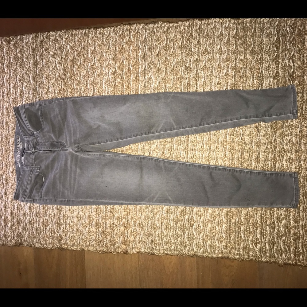 Grey American Eagle skinny jeans